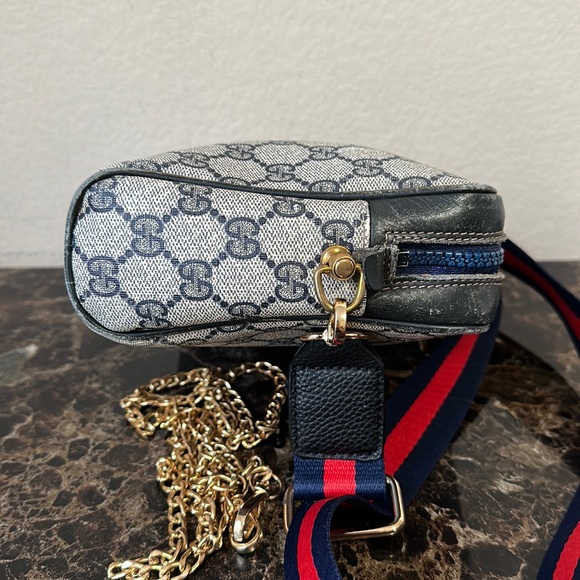 Gucci 80s Monogram GG Camera Bag w/Web Detail - vintage - Picture 4 of 14